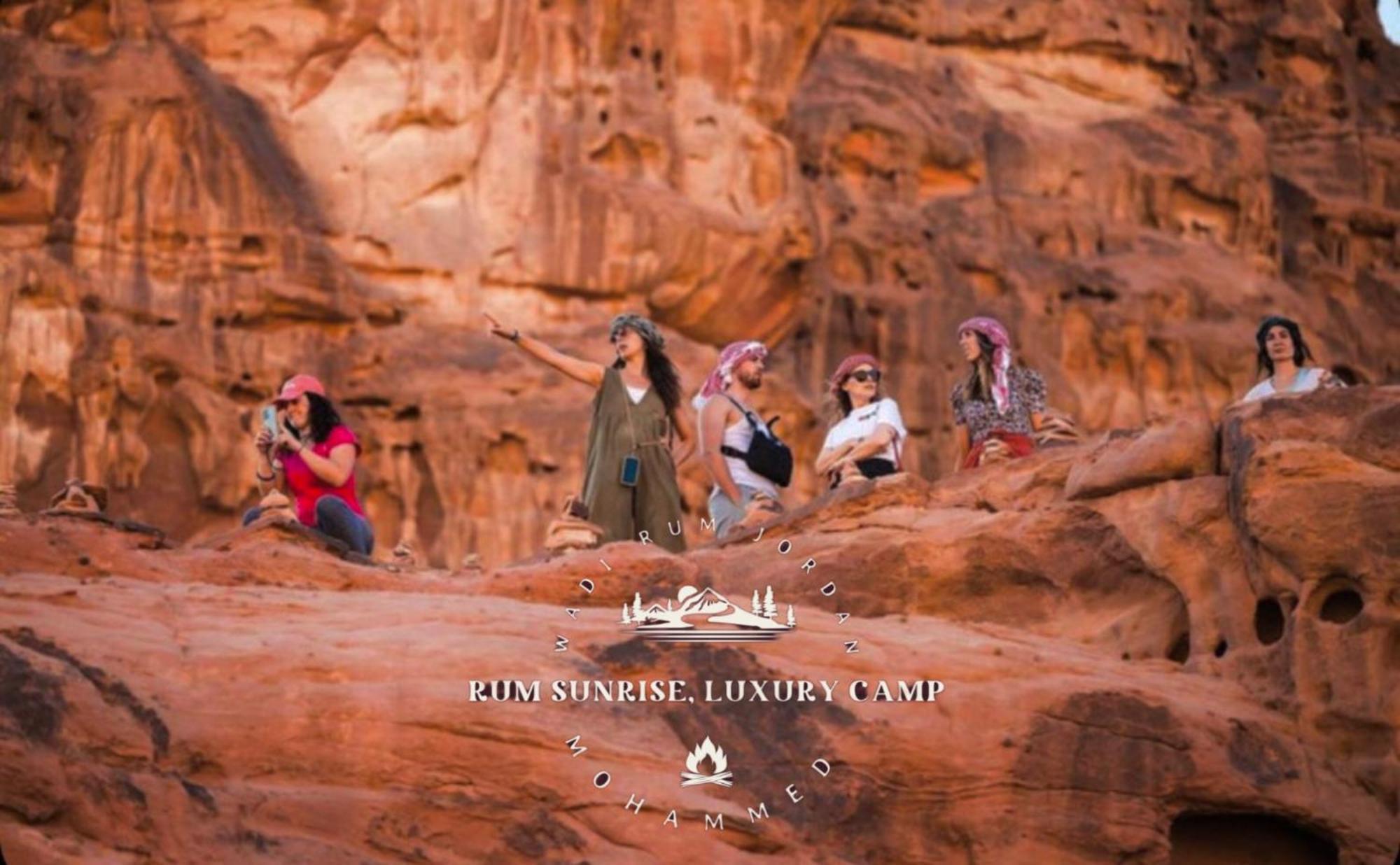 Rum Sunrlse Luxury Camp Wadi Rum Eksteriør billede